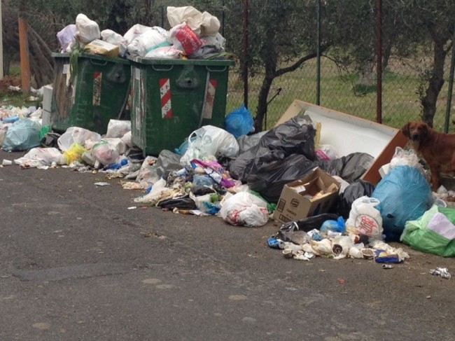 A Rossano è emergenza rifiuti. Cresce la rabbia dei cittadini