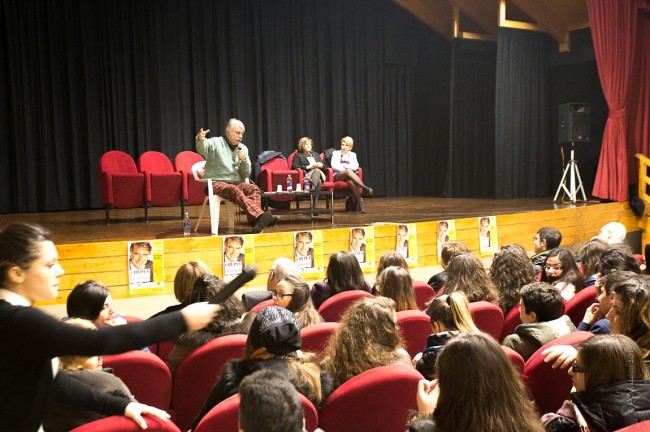 Crepet incontra gli studenti di Rossano e Corigliano e cita Modigliani: «Il tuo dovere è di preservare il tuo sogno»