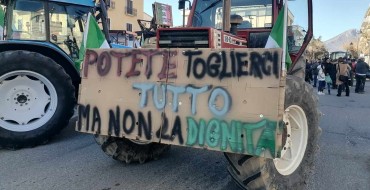 Protesta agricoltori. Corteo dei trattori a Castrovillari