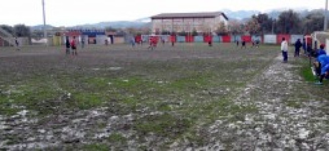 Calcio, 2^ categoria. Krosia non perde un colpo. Bene Francavilla. Cassano raggiunto nel finale Calcio, 2^ categoria. Krosia non perde un colpo. Bene Francavilla. Cassano raggiunto nel finale