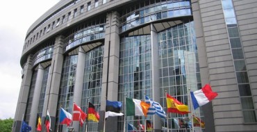 Bruxelles, cittadine calabresi al Parlamento Europeo. Manfredi (sindaco Campana): «Diamo voce alla vera Calabria»