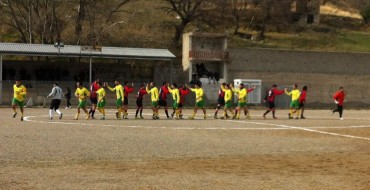 Calcio, 2^ categoria. Krosia con un piede e mezzo in Prima. Trebisacce in caduta libera Calcio, 2^ categoria. Krosia con un piede e mezzo in Prima. Trebisacce in caduta libera