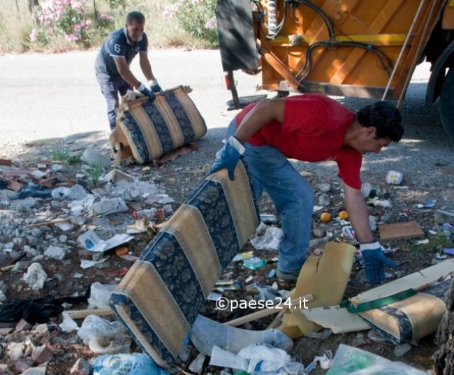 Trebisacce più pulita si prepara alla stagione estiva. Ma gli incivili sono dietro l’angolo Trebisacce più pulita si prepara alla stagione estiva. Ma gli incivili sono dietro l’angolo
