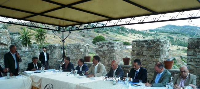 Roseto, Calabria e Lucania a braccetto per un turismo di qualità. Scopelliti “benedice” l’idea