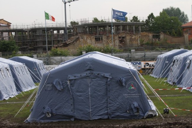 Trebisacce, a scuola di Protezione Civile. Si conclude con il montaggio tenda Trebisacce, a scuola di Protezione Civile. Si conclude con il montaggio tenda