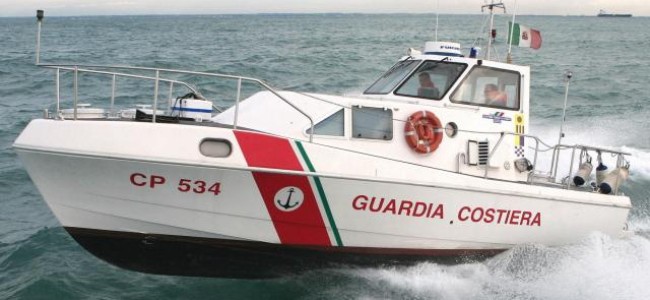 Montegiordano, tratti in salvo tre turisti con la barca in avaria Montegiordano, tratti in salvo tre turisti con la barca in avaria