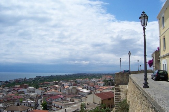 Trebisacce, la Latronico respinge accuse: «Non sopporto chi tenta di impedire libertà di pensiero» Trebisacce, la Latronico respinge accuse: «Non sopporto chi tenta di impedire libertà di pensiero»