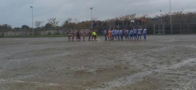 Calcio, 1^ categoria. A Roseto vince la pioggia. Cassano passa a Frascineto. Francavilla sciupona Calcio, 1^ categoria. A Roseto vince la pioggia. Cassano passa a Frascineto. Francavilla sciupona