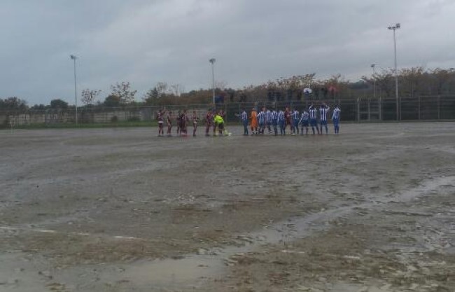 Calcio, 1^ categoria. A Roseto vince la pioggia. Cassano passa a Frascineto. Francavilla sciupona Calcio, 1^ categoria. A Roseto vince la pioggia. Cassano passa a Frascineto. Francavilla sciupona