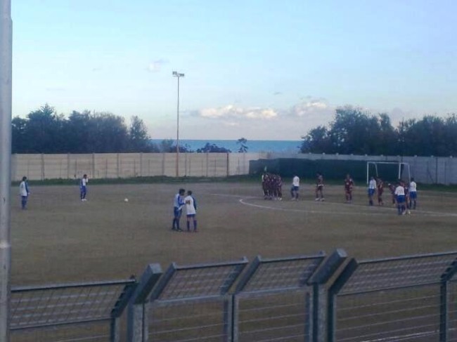 Calcio, 1^ categoria. Nel recupero, Juvenilia Roseto ferma la capolista Luzzese all’ultimo respiro Calcio, 1^ categoria. Nel recupero, Juvenilia Roseto ferma la capolista Luzzese all’ultimo respiro