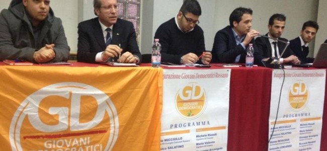 Rossano, nasce il circolo dei Giovani Democratici. «Recuperiamo i valori del nostro partito» Rossano, nasce il circolo dei Giovani Democratici. «Recuperiamo i valori del nostro partito»