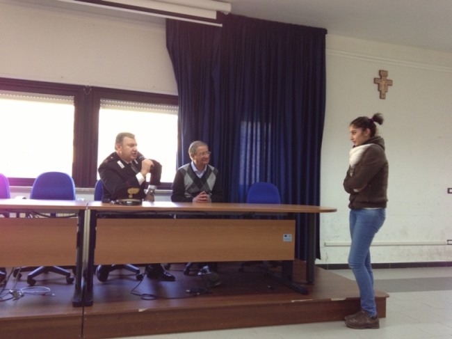 Cariati, studenti e Arma dei Carabinieri a confronto Cariati, studenti e Arma dei Carabinieri a confronto