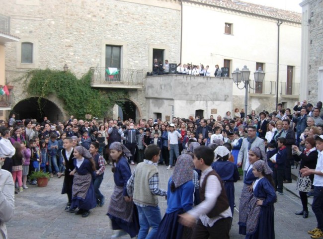 Villapiana spegne 150 candeline. Tutti in piazza per il compleanno del paese Villapiana spegne 150 candeline. Tutti in piazza per il compleanno del paese
