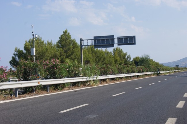Rocca Imperiale, autovelox sulla Ss 106. Il controllo arriva dall’alto Rocca Imperiale, autovelox sulla Ss 106. Il controllo arriva dall’alto