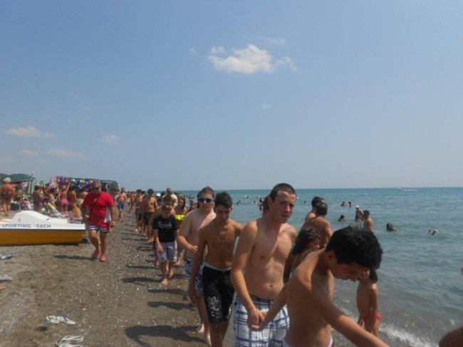 Policoro, 7000 scendono in… spiaggia per gridare “No Triv” (VIDEO)