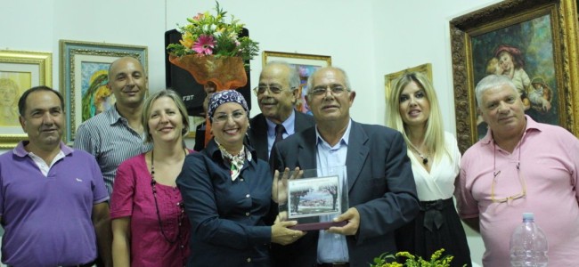 Montegiordano, la pittrice Lena Gentile è “profeta in patria” Montegiordano, la pittrice Lena Gentile è “profeta in patria”