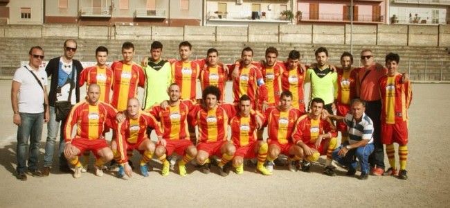 Calcio, 2^ categoria. Oriolo brinda all’esordio. Amendolara torna in campo ma “stecca” la prima Calcio, 2^ categoria. Oriolo brinda all’esordio. Amendolara torna in campo ma “stecca” la prima