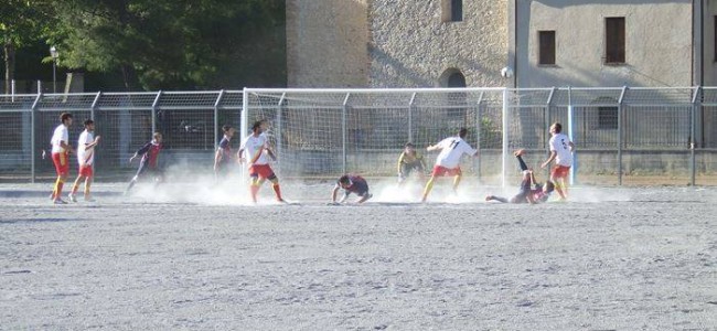 Calcio, 2^ categoria. Colpaccio del Frascineto a Schiavonea. Pari per Trebisacce e Oriolo Calcio, 2^ categoria. Colpaccio del Frascineto a Schiavonea. Pari per Trebisacce e Oriolo