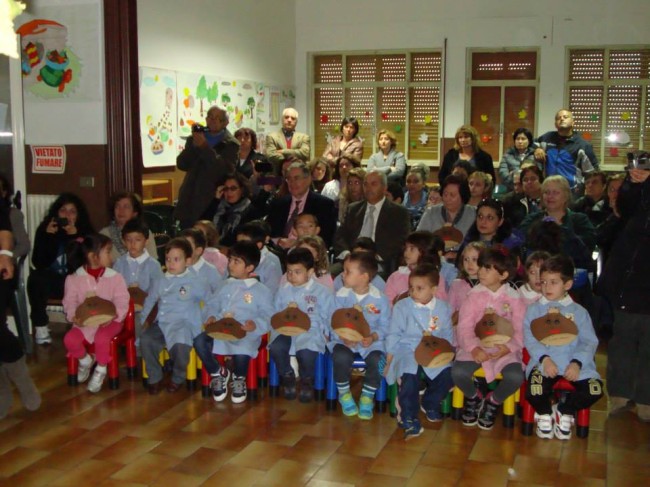 Nocara, i piccoli dell’asilo in festa per le castagne. Tra canzoni e caldarroste Nocara, i piccoli dell’asilo in festa per le castagne. Tra canzoni e caldarroste
