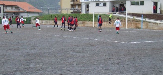 Calcio, 2^ categoria. Amendolara cade con il Sibari. Oriolo ko a Paludi. Al via la 3^ categoria Calcio, 2^ categoria. Amendolara cade con il Sibari. Oriolo ko a Paludi. Al via la 3^ categoria