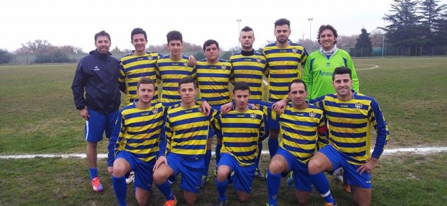 Calcio, 2^ categoria. Sibari e Schiavonea a braccetto in vista dello scontro diretto Calcio, 2^ categoria. Sibari e Schiavonea a braccetto in vista dello scontro diretto