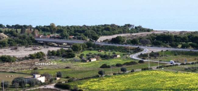 Sibari, presentato il progetto definitivo della nuova Ss 106. Un’opera lunga 38 km Sibari, presentato il progetto definitivo della nuova Ss 106. Un’opera lunga 38 km