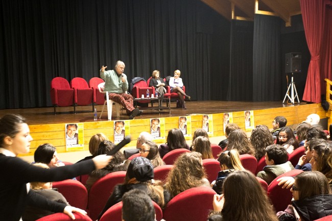 Crepet incontra gli studenti di Rossano e Corigliano e cita Modigliani: «Il tuo dovere è di preservare il tuo sogno» Crepet incontra gli studenti di Rossano e Corigliano e cita Modigliani: «Il tuo dovere è di preservare il tuo sogno»