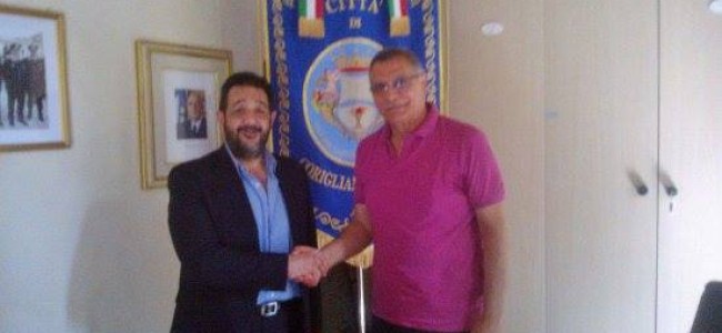 Corigliano, si punta al sociale. Firmato accordo con Calabria Etica Corigliano, si punta al sociale. Firmato accordo con Calabria Etica