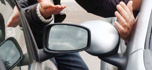Villapiana, in azione la “banda dello specchietto”. La truffa corre sulle quattro ruote Villapiana, in azione la “banda dello specchietto”. La truffa corre sulle quattro ruote