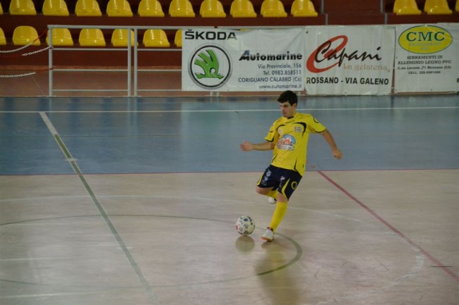 Calcio a 5, Serie A2: tabù trasferta per il Rossano. Contro la Libertas Eraclea finisce 3-2 Calcio a 5, Serie A2: tabù trasferta per il Rossano. Contro la Libertas Eraclea finisce 3-2