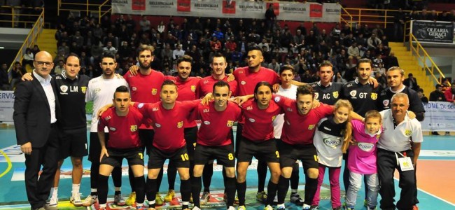 Calcio a 5, Serie A: solo un pari del Corigliano contro il Napoli. In A2 primo punto del Rossano in trasferta Calcio a 5, Serie A: solo un pari del Corigliano contro il Napoli. In A2 primo punto del Rossano in trasferta