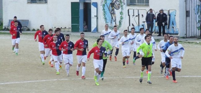 Calcio, 2^ cat. Cade Lattarico, Natale in vetta per Frascineto. Arranca l’Alto Jonio Calcio, 2^ cat. Cade Lattarico, Natale in vetta per Frascineto. Arranca l’Alto Jonio