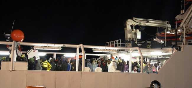 Sbarchi a Corigliano, il sindaco chiede sostegno alle città vicine. Previsti nuovi arrivi a breve Sbarchi a Corigliano, il sindaco chiede sostegno alle città vicine. Previsti nuovi arrivi a breve