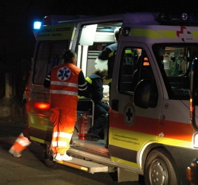 Villapiana, un uomo investito da un’auto. I primi soccorsi dagli abitanti della zona Villapiana, un uomo investito da un’auto. I primi soccorsi dagli abitanti della zona