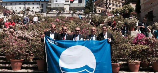 A Trebisacce sventola la Bandiera Blu A Trebisacce sventola la Bandiera Blu