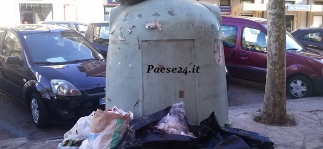 Castrovillari. Telecamere e multe contro chi abbandona i rifiuti Castrovillari. Telecamere e multe contro chi abbandona i rifiuti