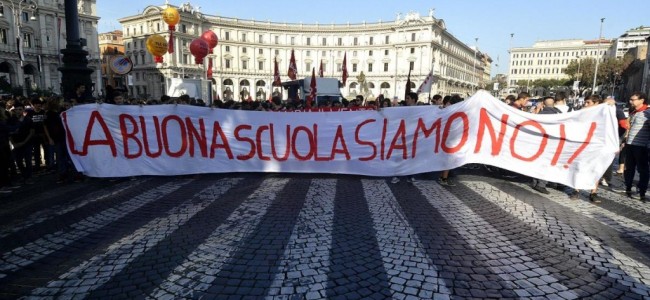Scuola in piazza anche nello Jonio-Pollino Scuola in piazza anche nello Jonio-Pollino
