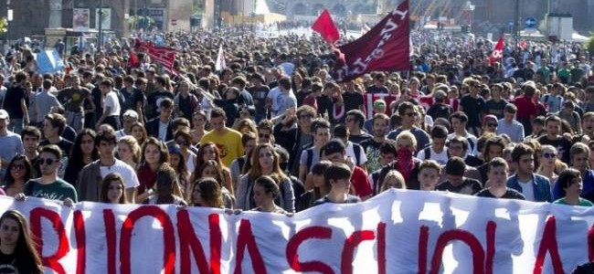Catanzaro, i prof si mobilitano: nasce un comitato contro la “buona scuola” Catanzaro, i prof si mobilitano: nasce un comitato contro la “buona scuola”