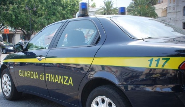 Rossano, truffa all’Inps da 450mila euro. Scoperti falsi braccianti Rossano, truffa all’Inps da 450mila euro. Scoperti falsi braccianti
