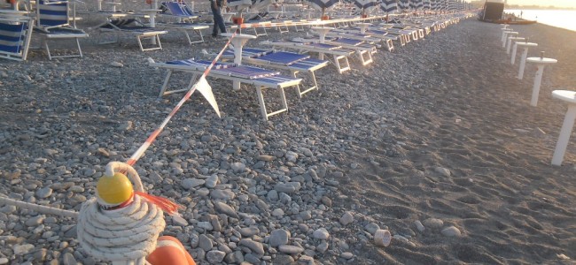 Rossano, lido occupa demanio abusivamente. Interviene Guardia Costiera Rossano, lido occupa demanio abusivamente. Interviene Guardia Costiera