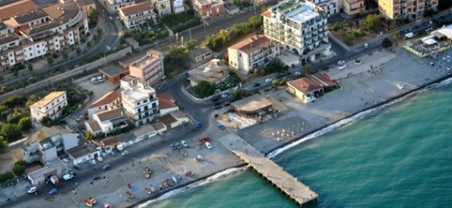 Trebisacce, lavaggio barche vicino spiaggia e pesca a strascico. Sindaco chiede più controlli Trebisacce, lavaggio barche vicino spiaggia e pesca a strascico. Sindaco chiede più controlli