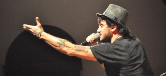 Castrovillari, al teatro Sybaris esplode la “Moro-follia” Castrovillari, al teatro Sybaris esplode la “Moro-follia”