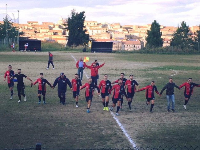 Calcio, 2^ categoria. Esordio amaro per Amendolara, Rocca Imperiale esagera Calcio, 2^ categoria. Esordio amaro per Amendolara, Rocca Imperiale esagera