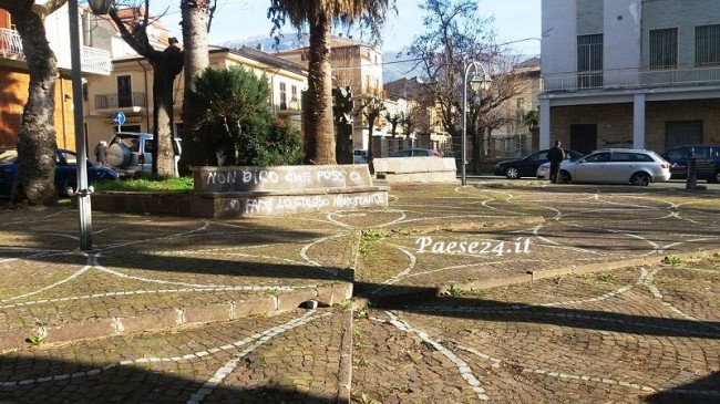 Castrovillari, voce ai Comitati di Quartiere. Tiene banco il degrado di Piazza Matteotti Castrovillari, voce ai Comitati di Quartiere. Tiene banco il degrado di Piazza Matteotti