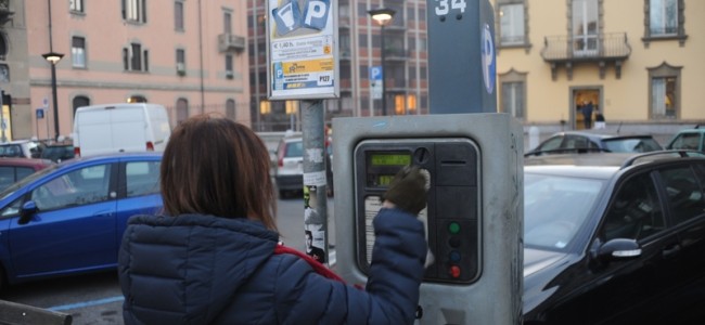 Rossano. Brutte notizie per i cittadini, arrivano i parcheggi a pagamento Rossano. Brutte notizie per i cittadini, arrivano i parcheggi a pagamento