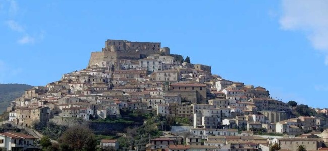 Acquista i limoni e dormi gratis a Rocca Imperiale, l’ultima trovata di marketing Acquista i limoni e dormi gratis a Rocca Imperiale, l’ultima trovata di marketing