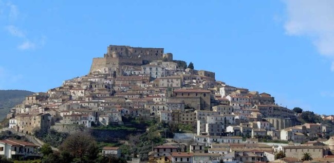 Acquista i limoni e dormi gratis a Rocca Imperiale, l’ultima trovata di marketing Acquista i limoni e dormi gratis a Rocca Imperiale, l’ultima trovata di marketing