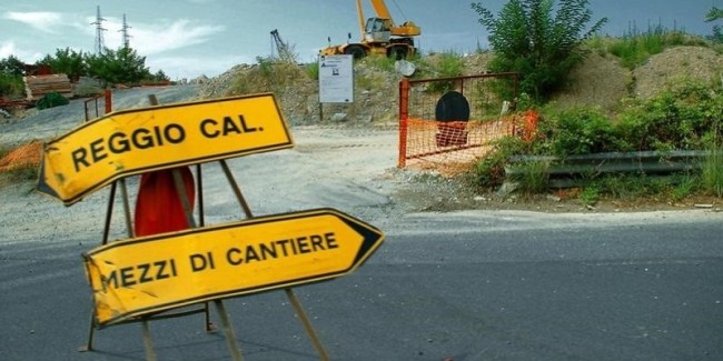 Renzi promette completamento A3. Però servono ancora tre miliardi di euro Renzi promette completamento A3. Però servono ancora tre miliardi di euro