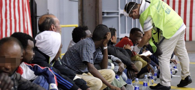 Emergenza migranti a Corigliano. Al Palasport un centro accoglienza Emergenza migranti a Corigliano. Al Palasport un centro accoglienza