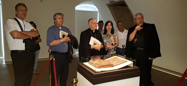 Rossano, segretario Cei Galantino visita il Codex Purpureus Rossanensis